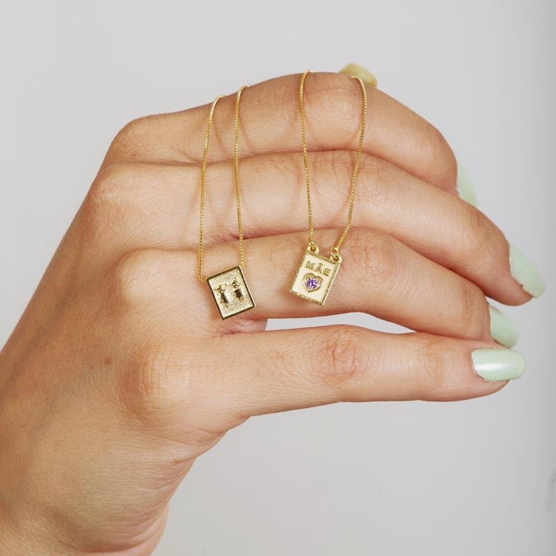 Escapulário Dourado de Mãe com Casal