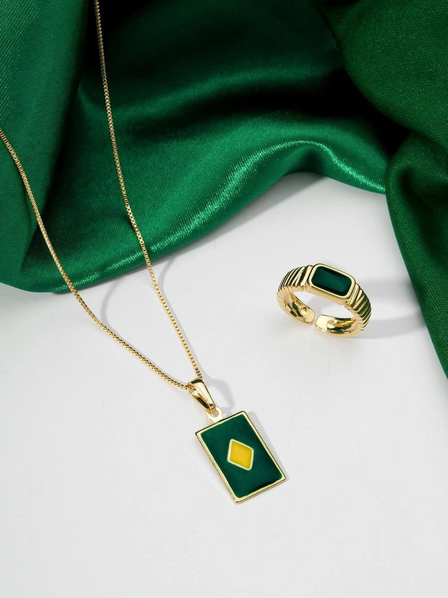 Colar Bandeira Resinada