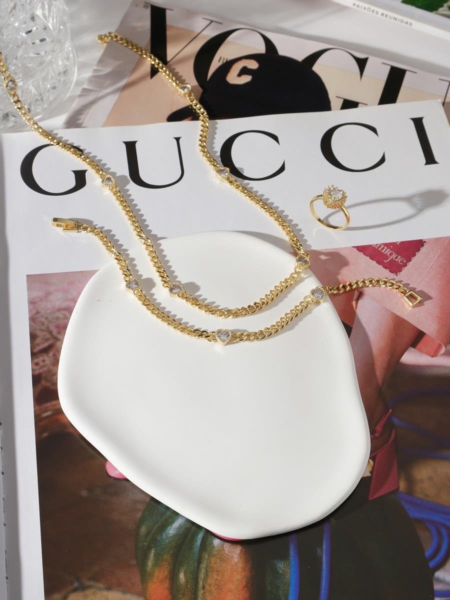 Choker de Elos Grumet e Corações de Cristal Incolor