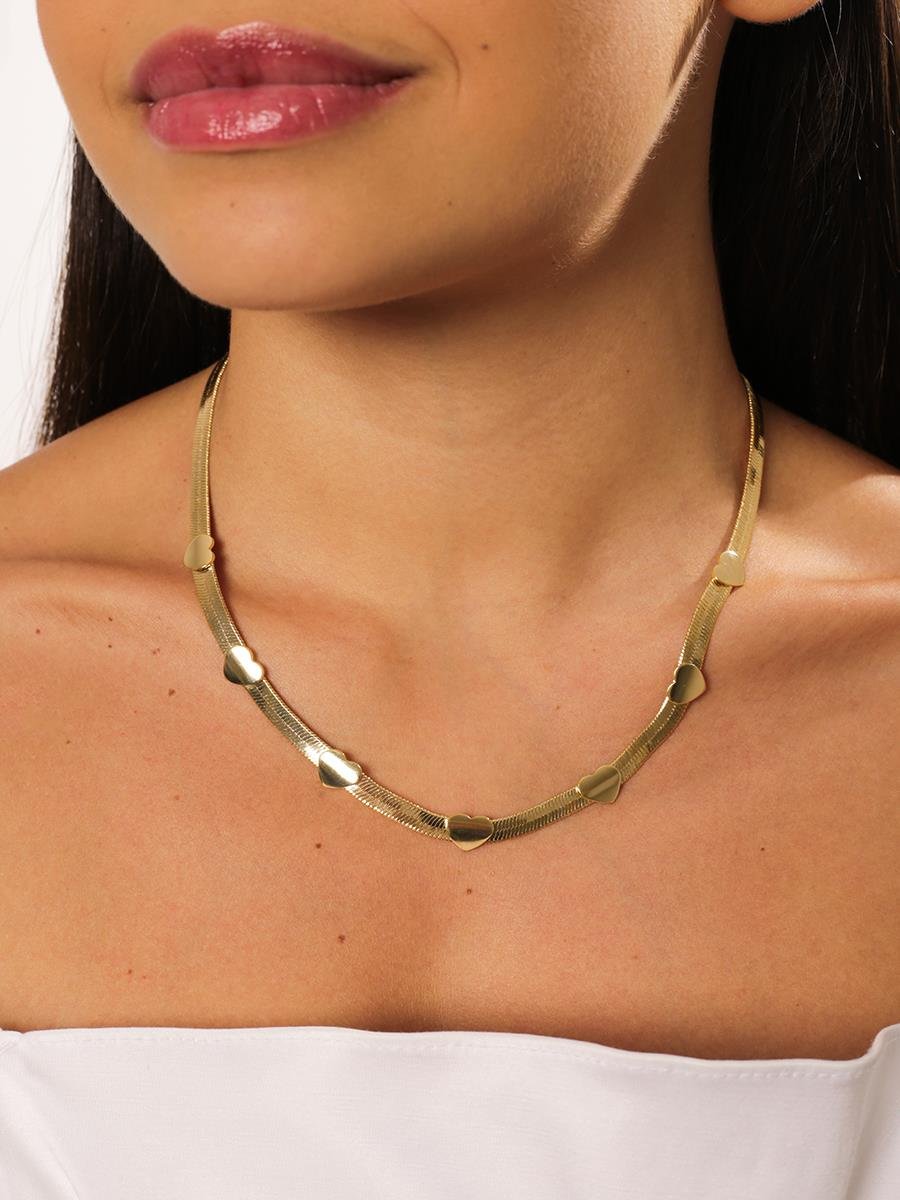 Colar Malha Fita e Plaquinhas de Coração