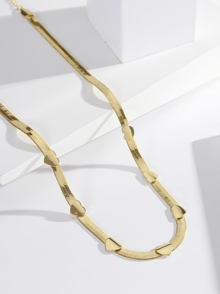 Colar Malha Fita e Plaquinhas de Coração