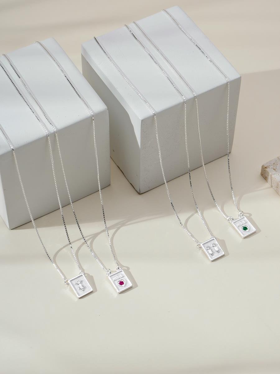 Escapulário Mãe com Dois Meninos | Prata 925