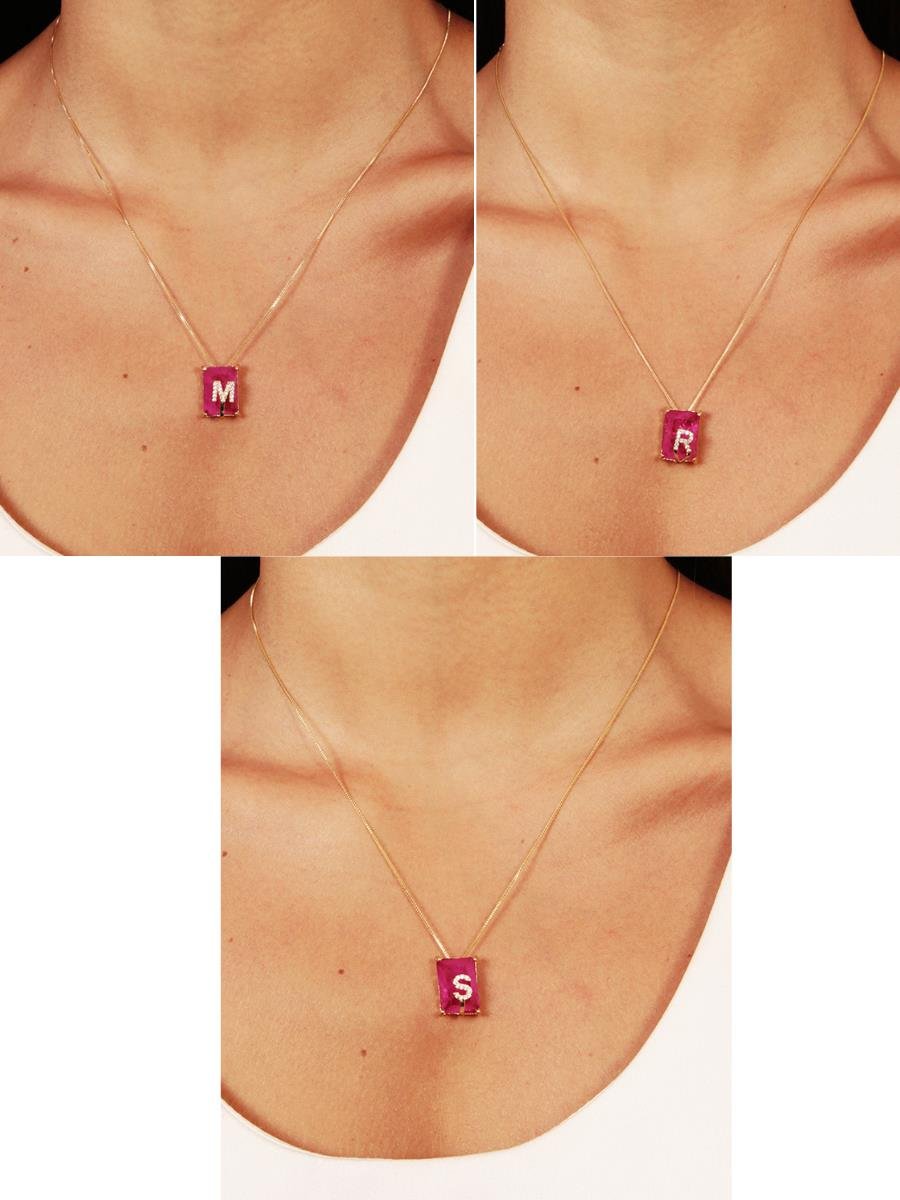 Colar Dourado com Letra Pink 