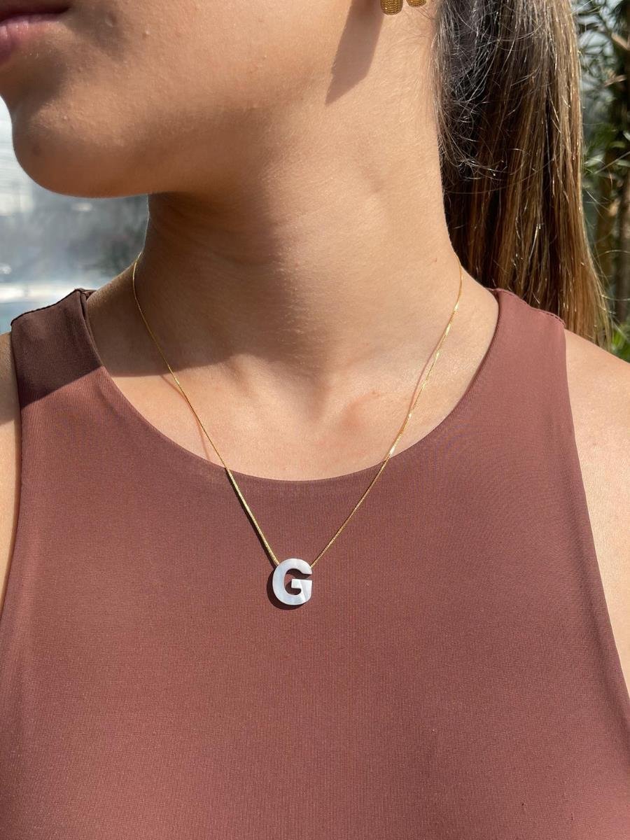 Colar com Letra de Madrepérola