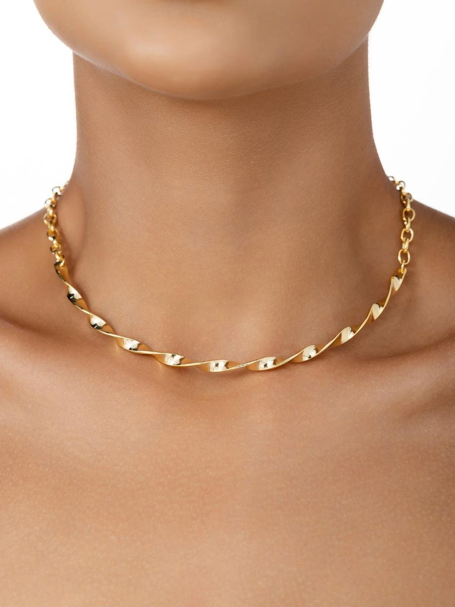 Colar Rígido Torcido