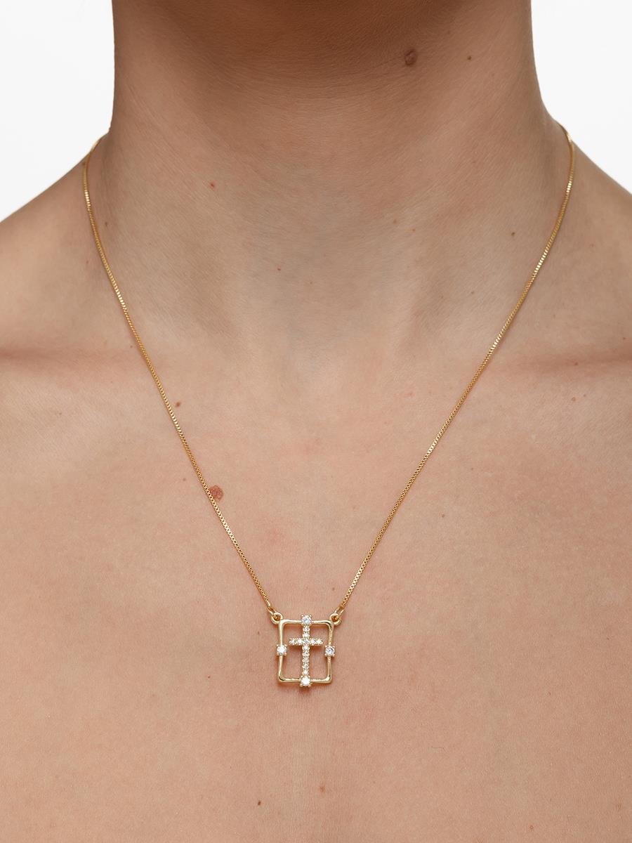 Colar Cruz Cravejado e Vazado