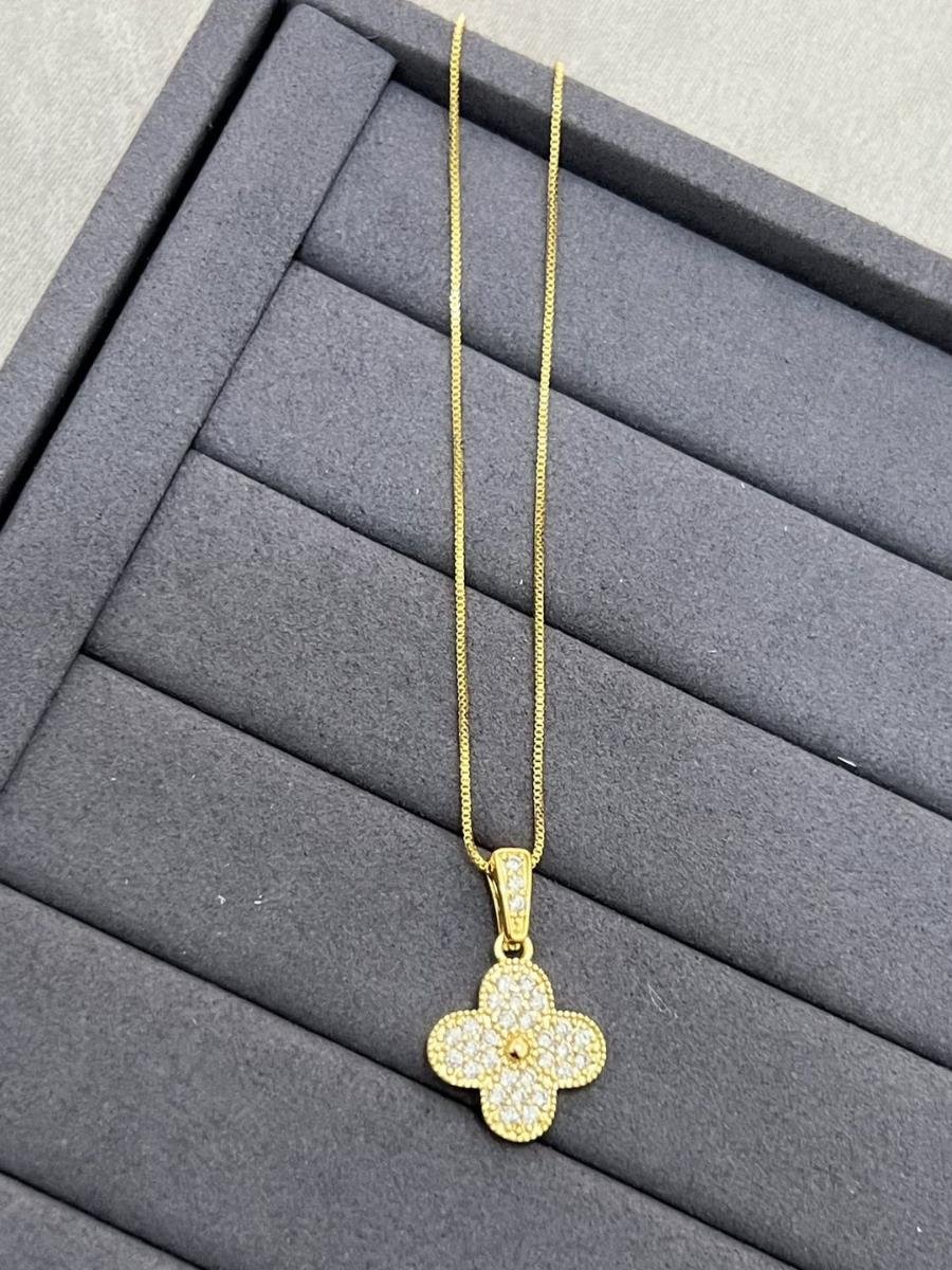 Colar Trevo Cravejado Incolor | Banhado a Ouro