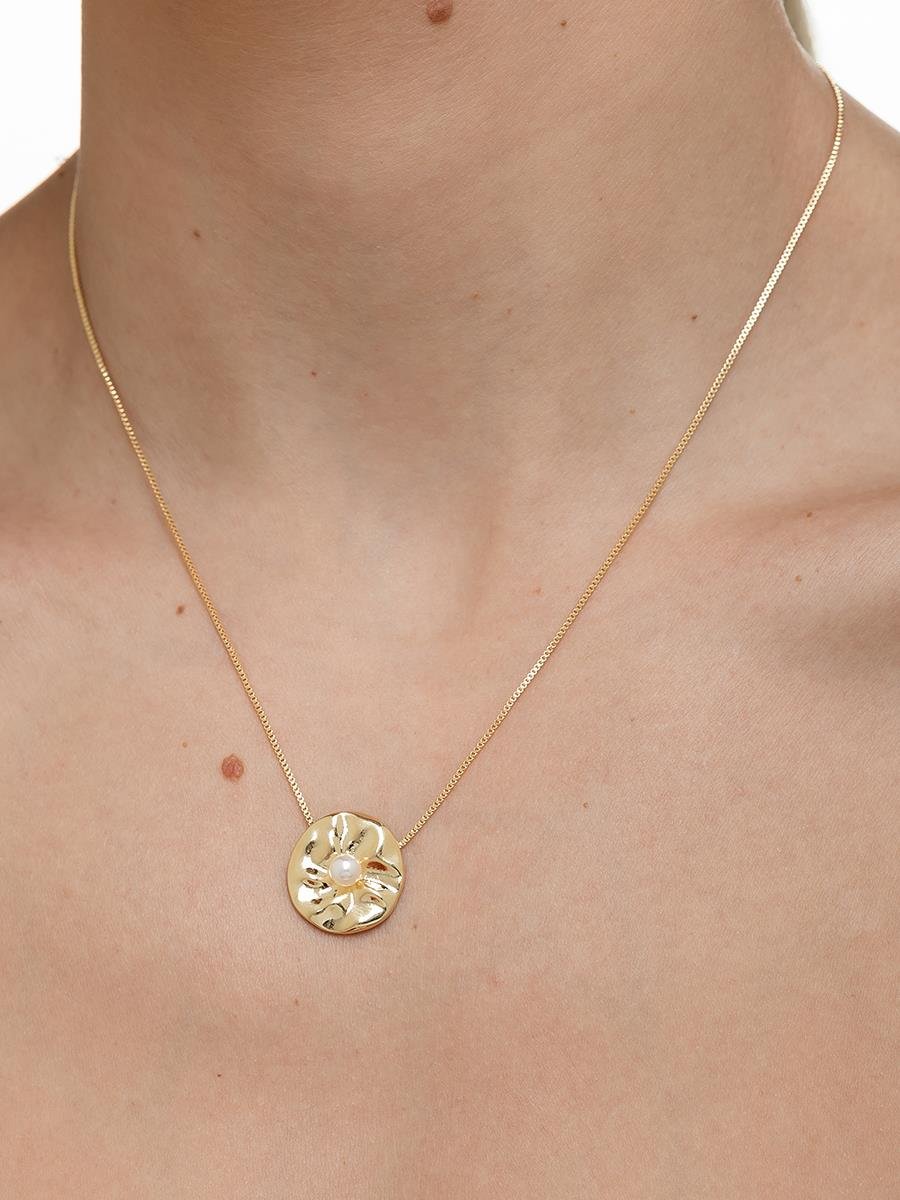 Colar Martelado com Pérola | Banhado a Ouro