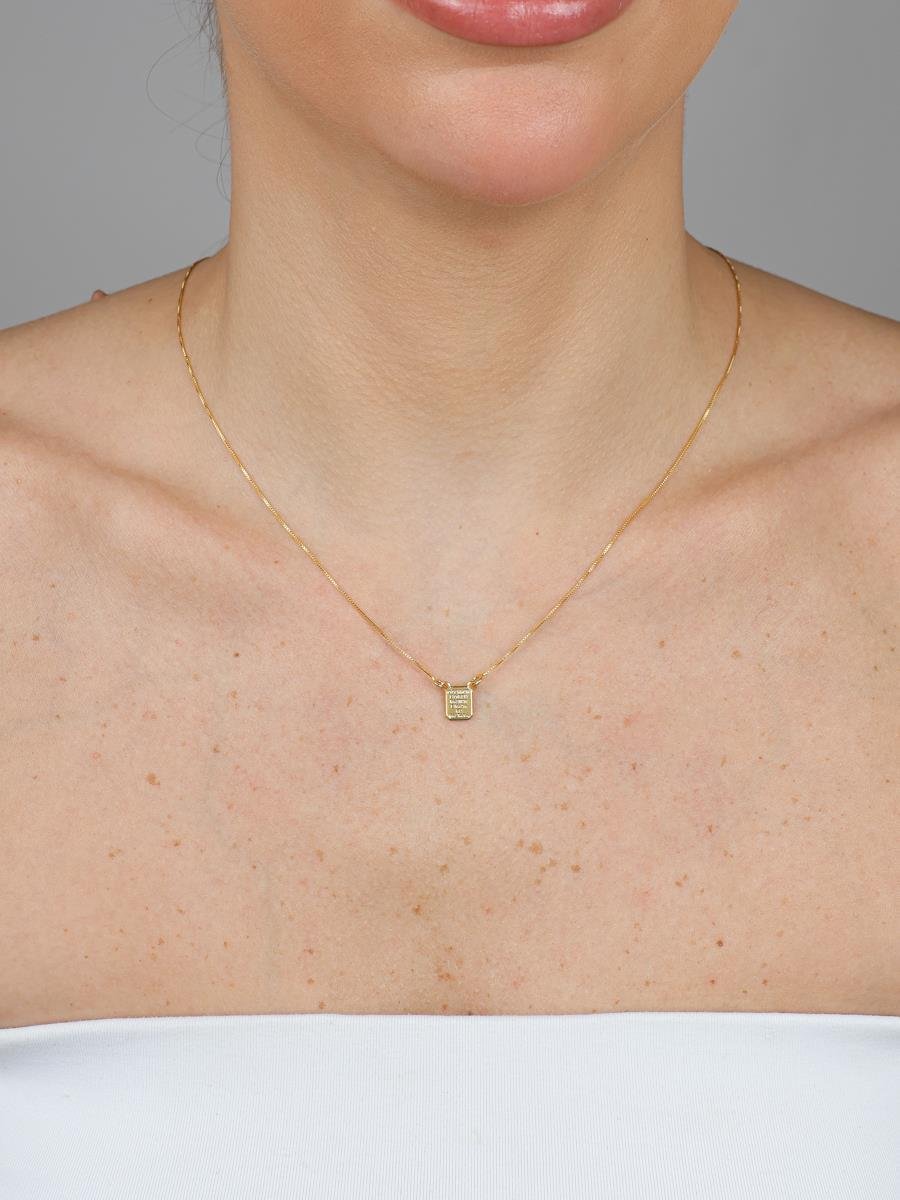 Escapulário Deus é Fiel | Banhado a Ouro.