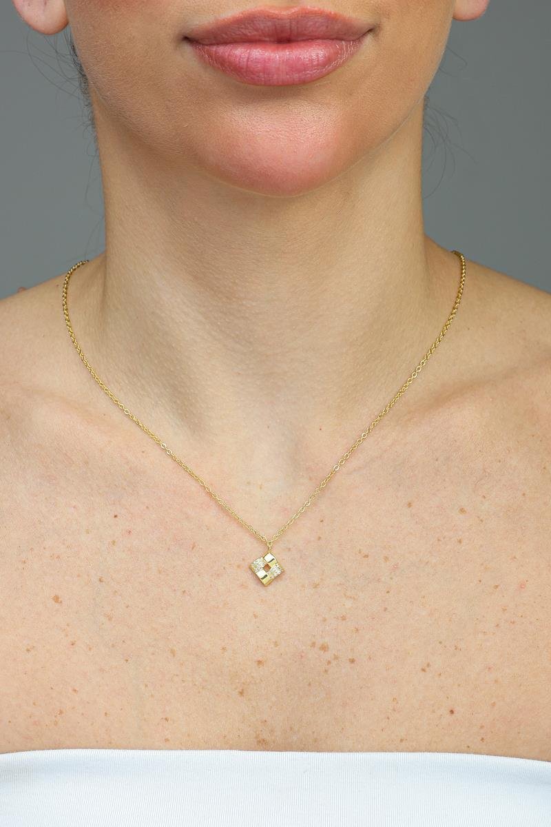 Colar Quadrado Entrelaçado Cravejado | Banhado a Ouro