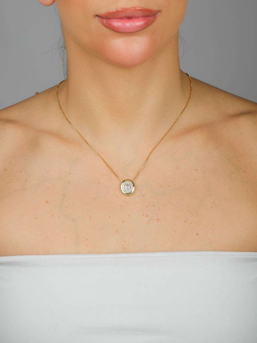 Colar Oval Cravejado | Banhado A Ouro.