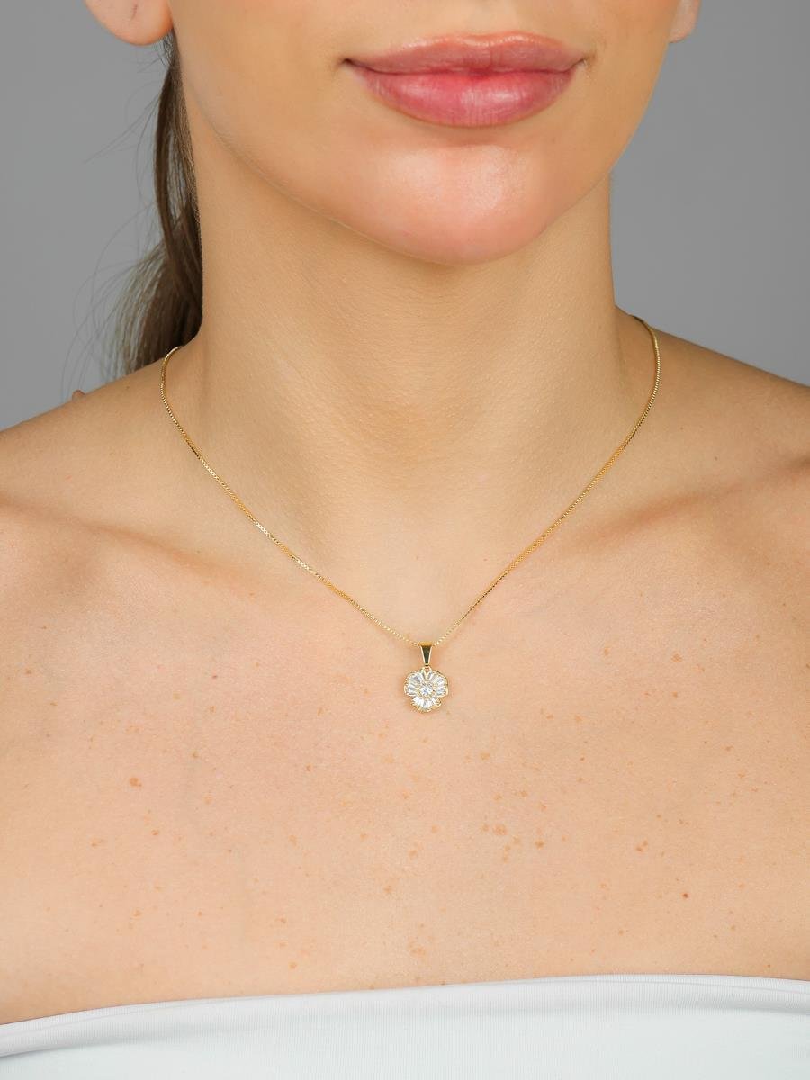 Colar Flor Cravejada | Banhado A Ouro.