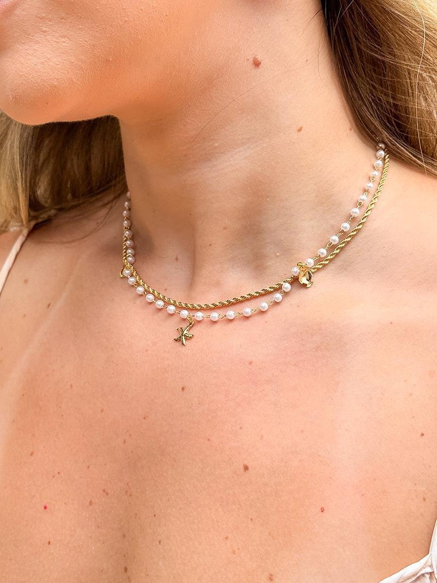 Colar Pérolas com Pingentes Marinho | Banhado a Ouro.