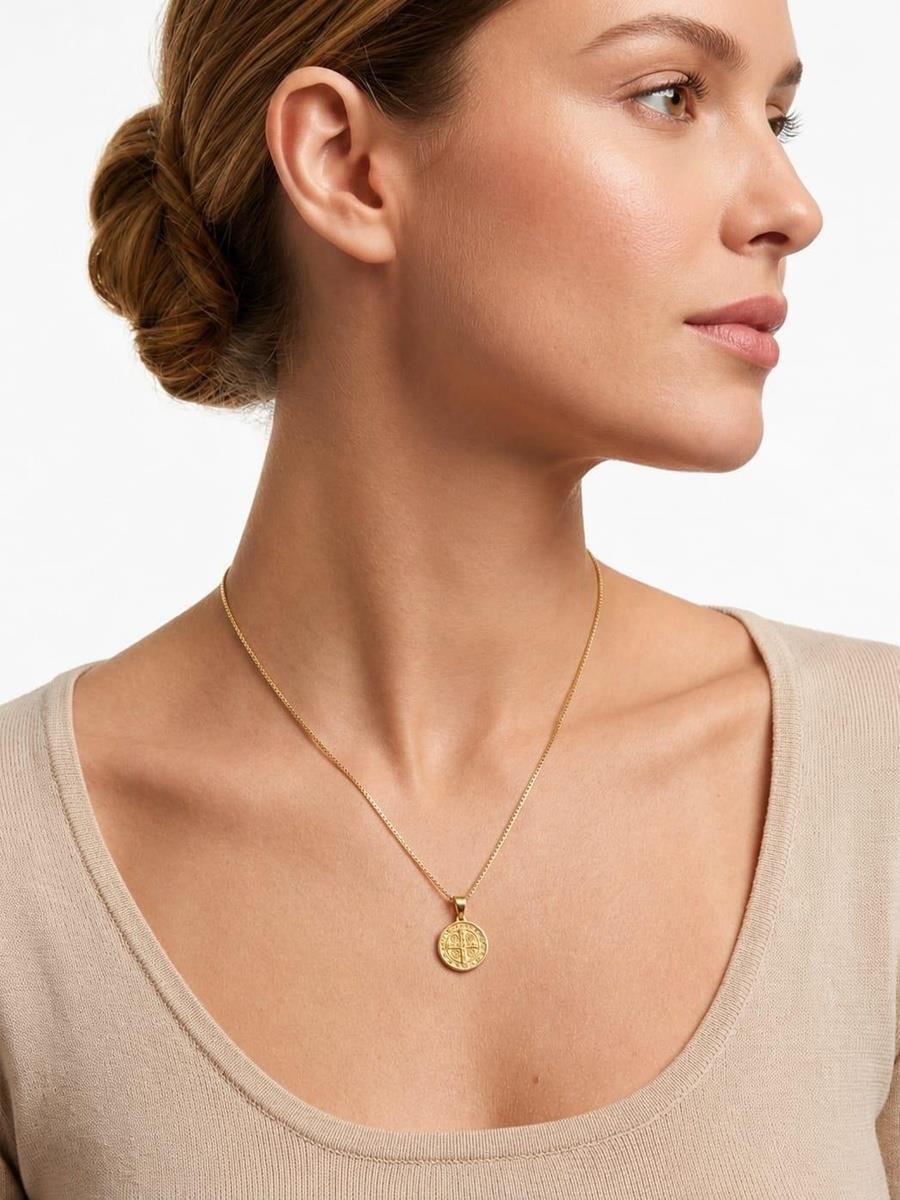 Colar Medalha de São Bento | Banhado a Ouro.