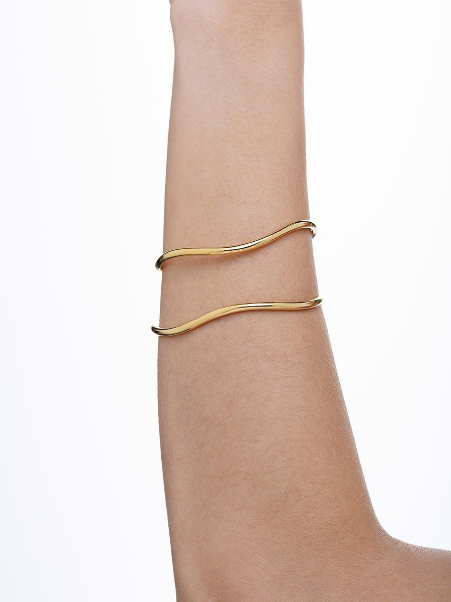 Bracelete Aberto com Esfera | Banhado a Ouro.