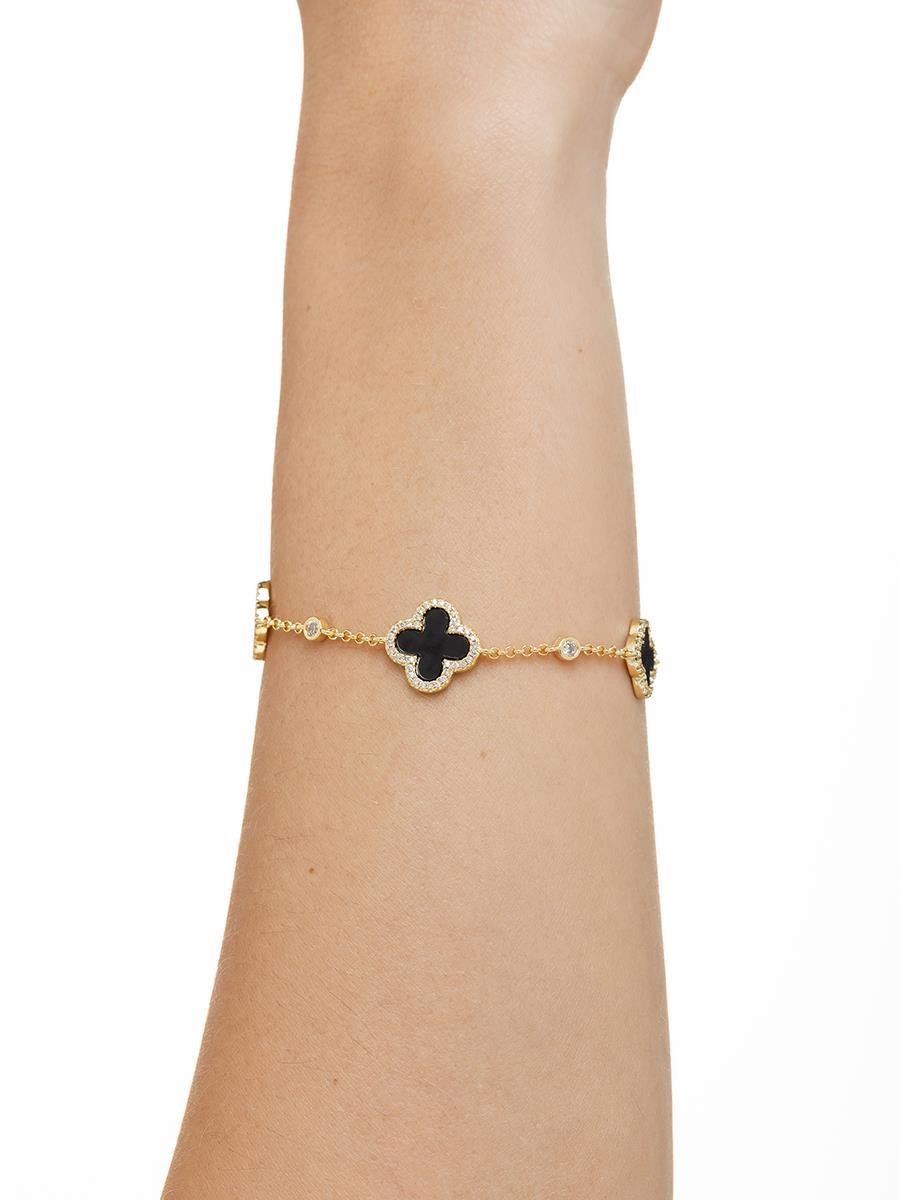 Pulseira Trevo Preta Cravejada | Banhado a Ouro
