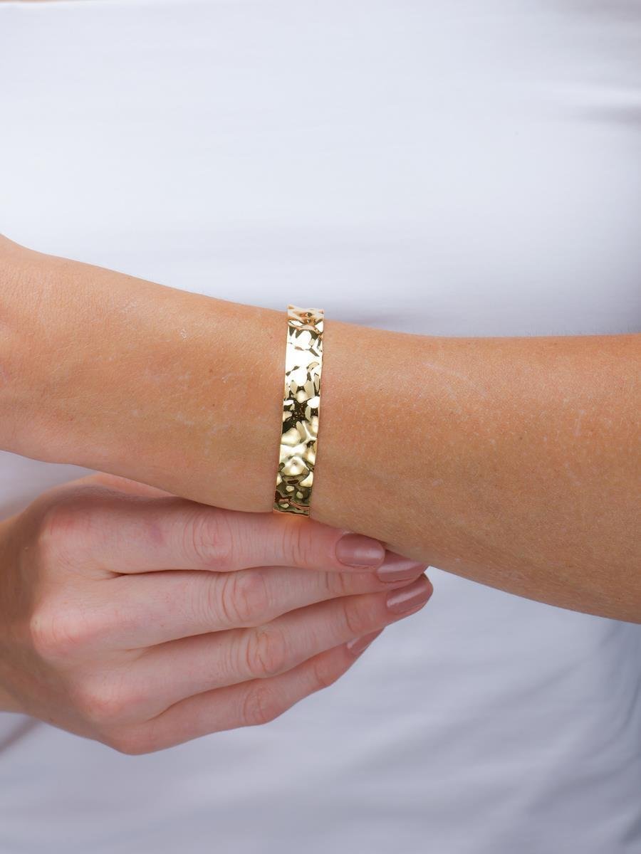 Bracelete Martelado | Banhado a Ouro.