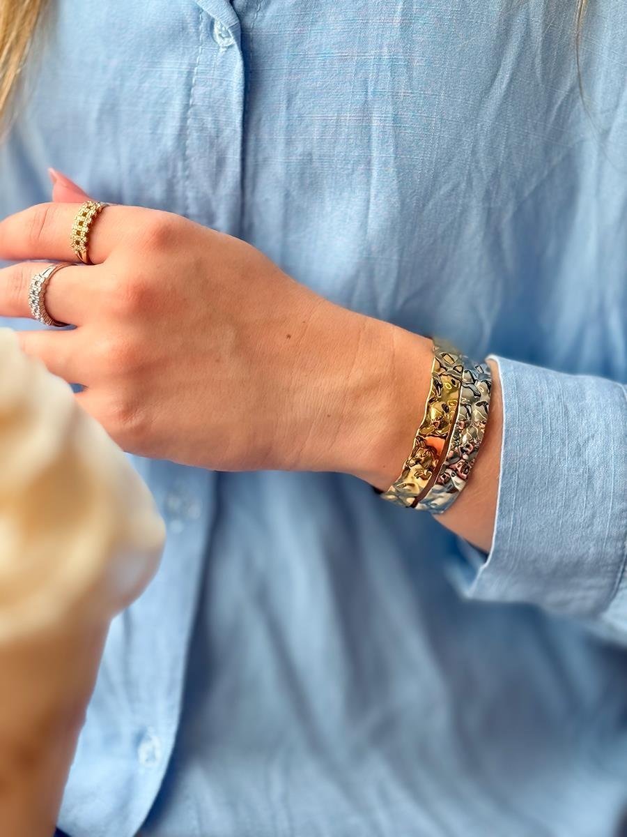Bracelete Martelado | Banhado a Ródio Branco.