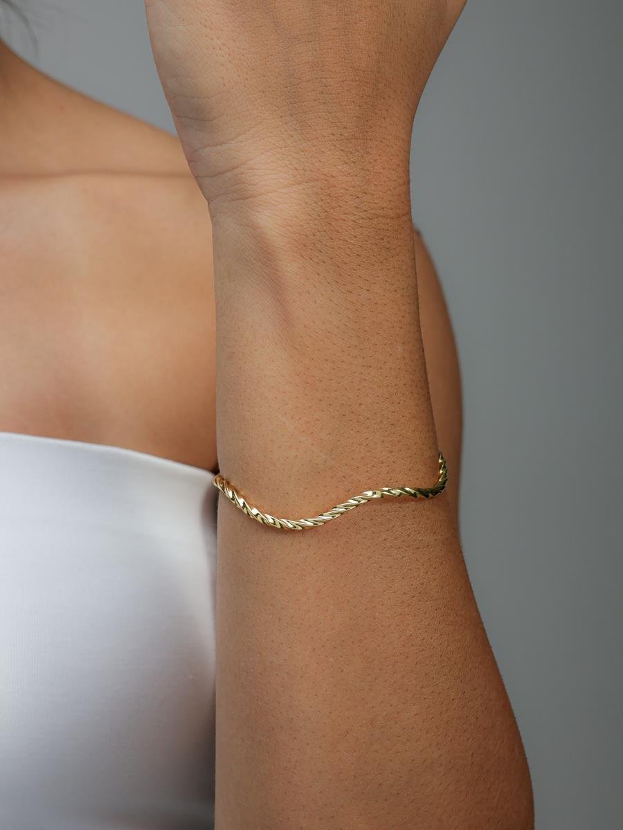 Bracelete Torcido | Banhado a Ouro .
