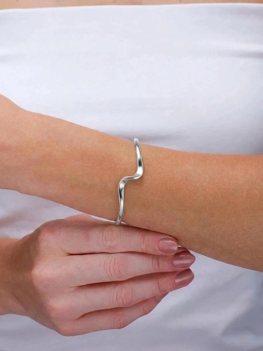 Bracelete Curvado | Banhado a Ródio Branco.